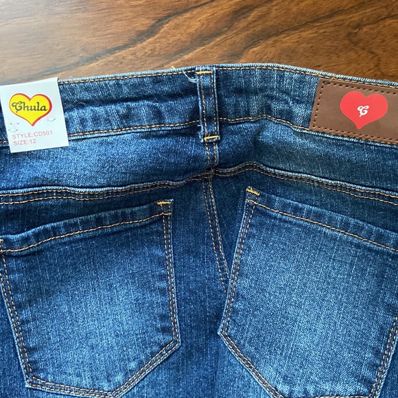 🆕 Girls size 12 dark blue denim skinny jeans with sequin patches on the thighs - Picture 5 of 6